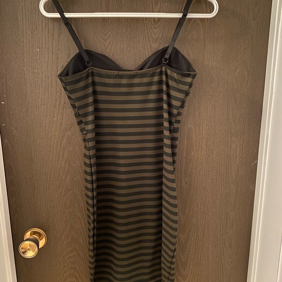 Pre-loved but in good condition! - Picture 2 of 2